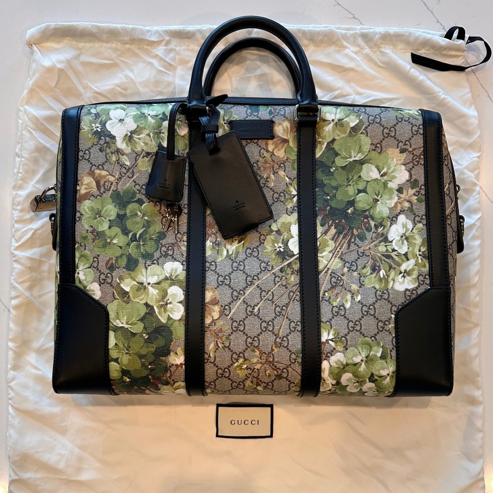 Gucci Men’s GG Supreme Blooms Messenger Bag